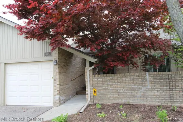 4029 Foxpointe, West Bloomfield, MI 48323