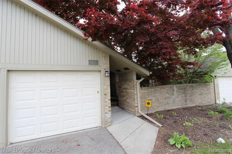4029 Foxpointe, West Bloomfield, MI 48323 - #3