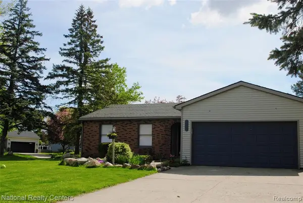 2056 Baywood, Wixom, MI 48393