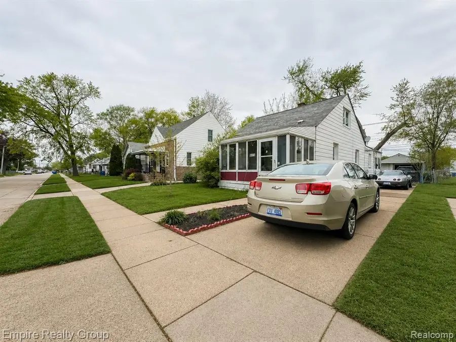 8675 Paige, Warren, MI 48089 - #2
