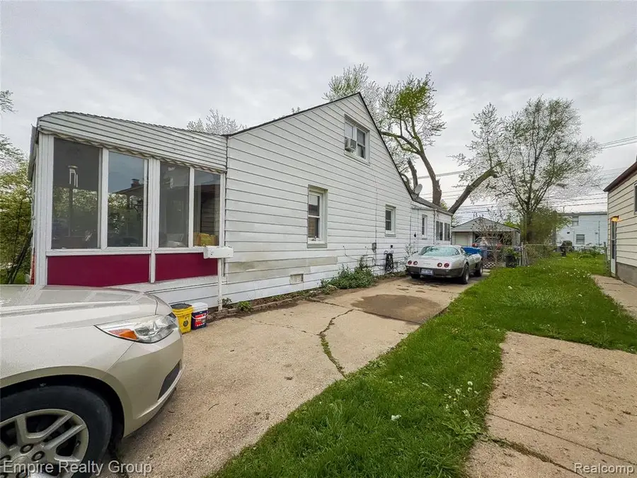 8675 Paige, Warren, MI 48089 - #3