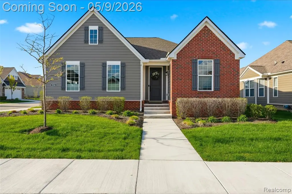 2556 Rosemond Ln, Rochester Hills, MI 48309 - #1