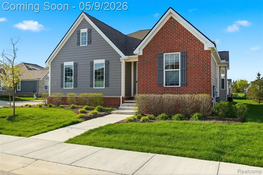 2556 Rosemond Ln, Rochester Hills, MI 48309 - #3