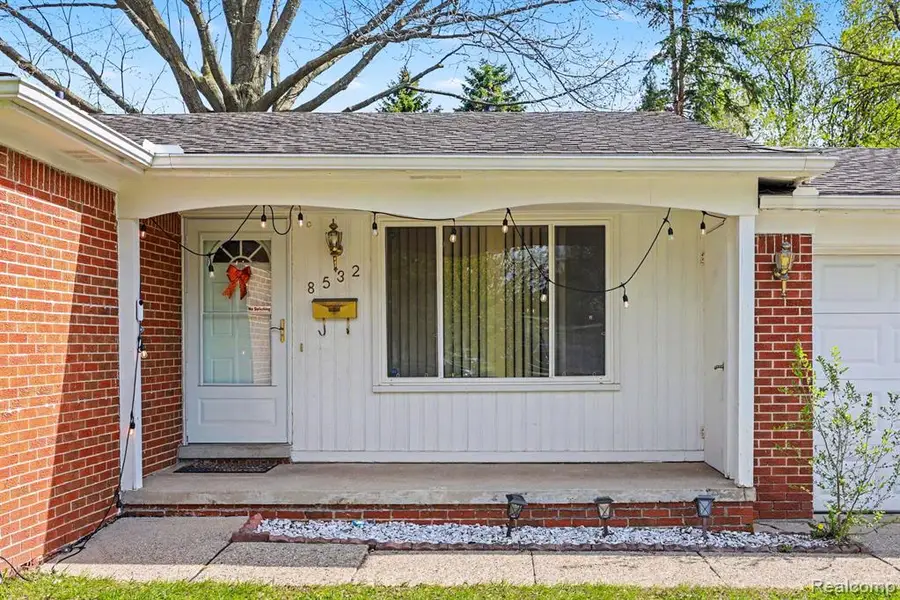 8532 Alwardt, Sterling Heights, MI 48313 - #3