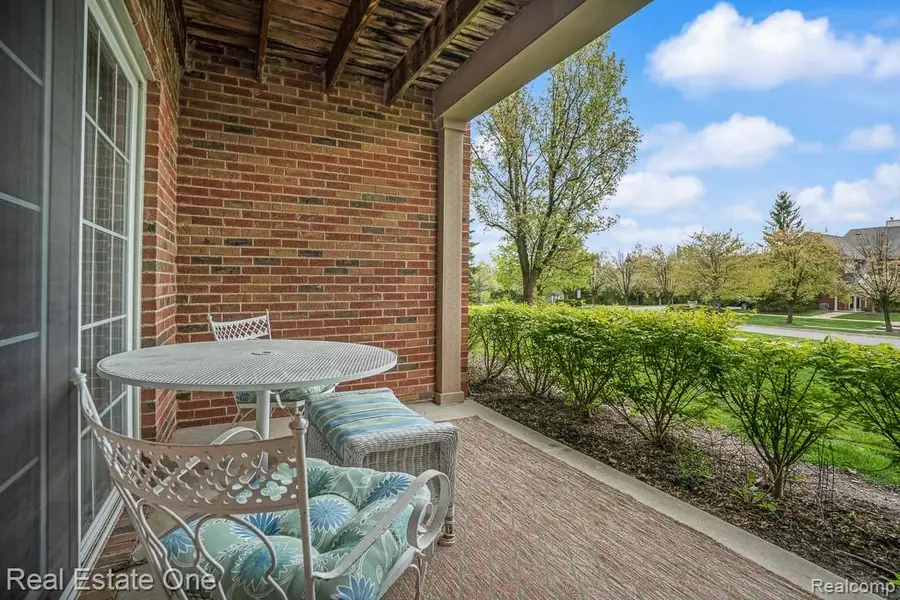 3544 Oakmonte, Rochester, MI 48306 - #2