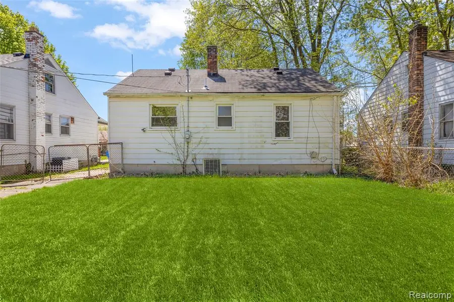 26274 Mcdonald, Dearborn Heights, MI 48125 - #3