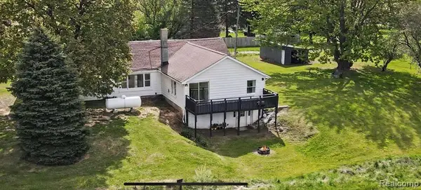 9433 E Lovejoy, Perry, MI 48872