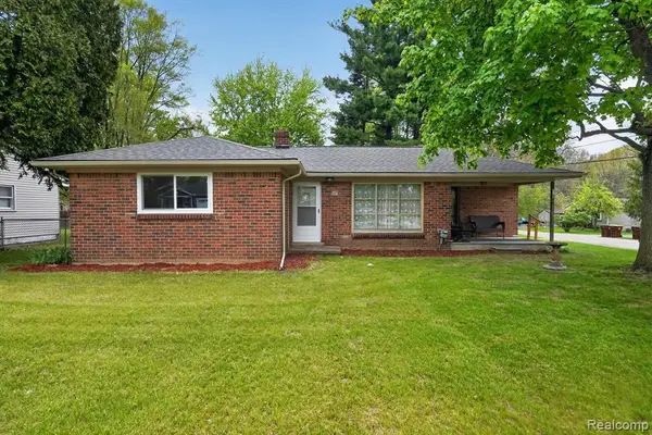 403 Pond, Pinckney, MI 48169