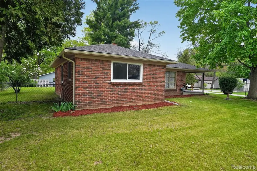 403 Pond, Pinckney, MI 48169 - #3