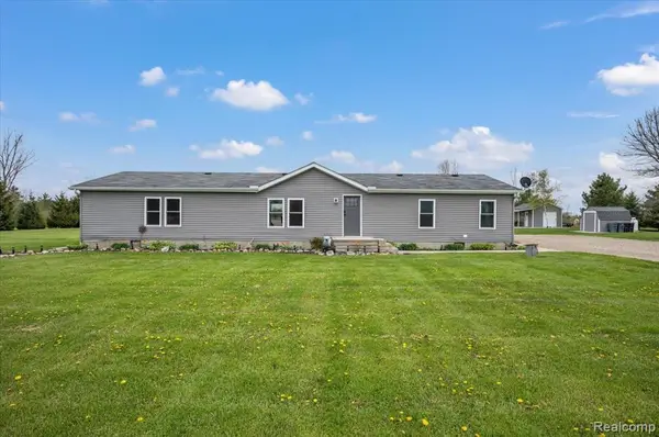 6992 Brown School, North Branch, MI 48461