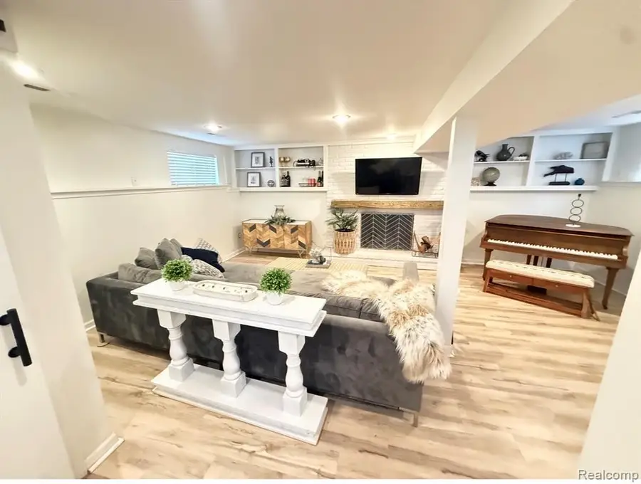 313 N Castell, Rochester Hills, MI 48307 - #3