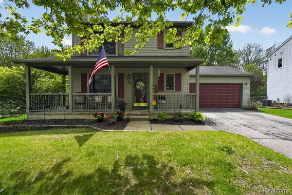 764 Town Trail, Pinckney, MI 48169