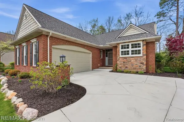 2508 Signature, Pinckney, MI 48169