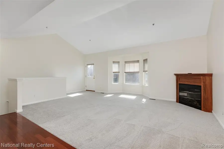 41582 Hamlet #68, Novi, MI 48375 - #3