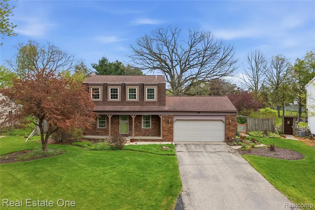 10385 Elizabeth, Pinckney, MI 48169 - #1
