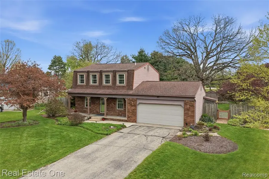 10385 Elizabeth, Pinckney, MI 48169 - #2