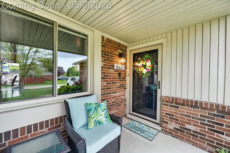 16621 Gatehouse, Woodhaven, MI 48183 - #3
