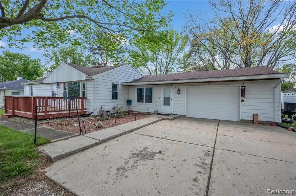 1084 E Grand Blanc, Grand Blanc, MI 48439 - #1