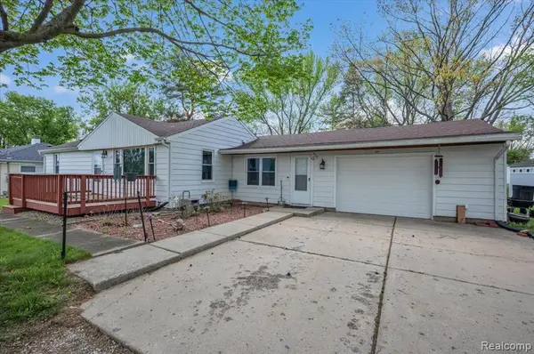 1084 E Grand Blanc, Grand Blanc, MI 48439