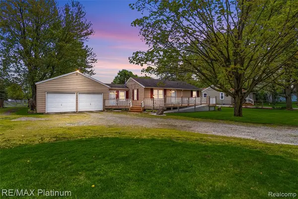 16479 S Jennings, Fenton, MI 48430