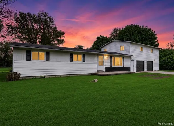 138 W Hunters Creek, Lapeer, MI 48446