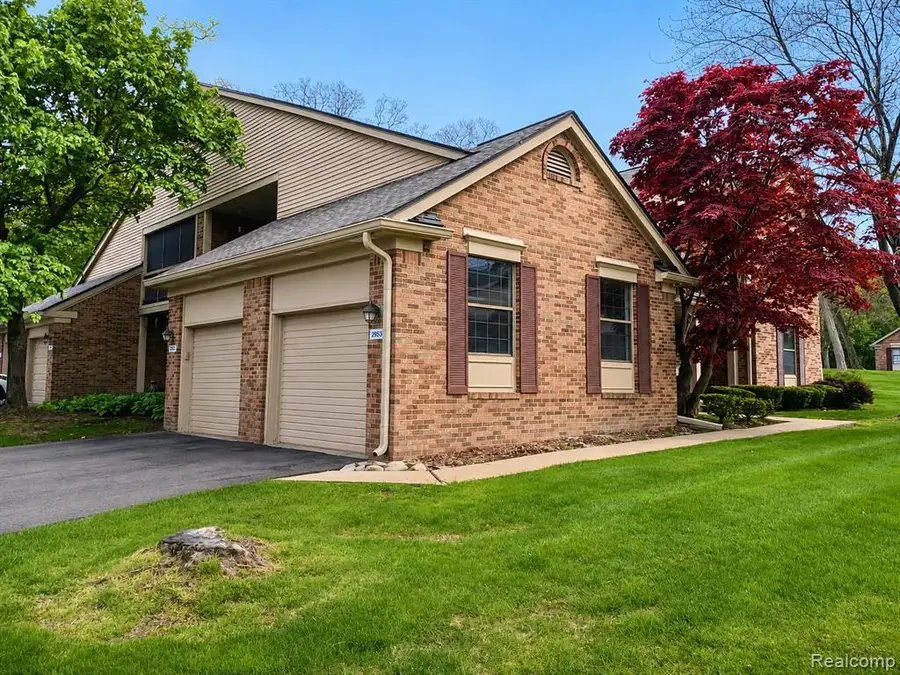 29539 Pine Ridge, Farmington Hills, MI 48331 - #3
