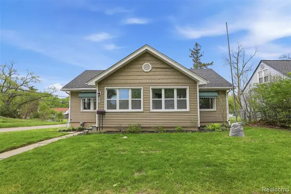 237 S Chocolay, Commerce Twp, MI 48017