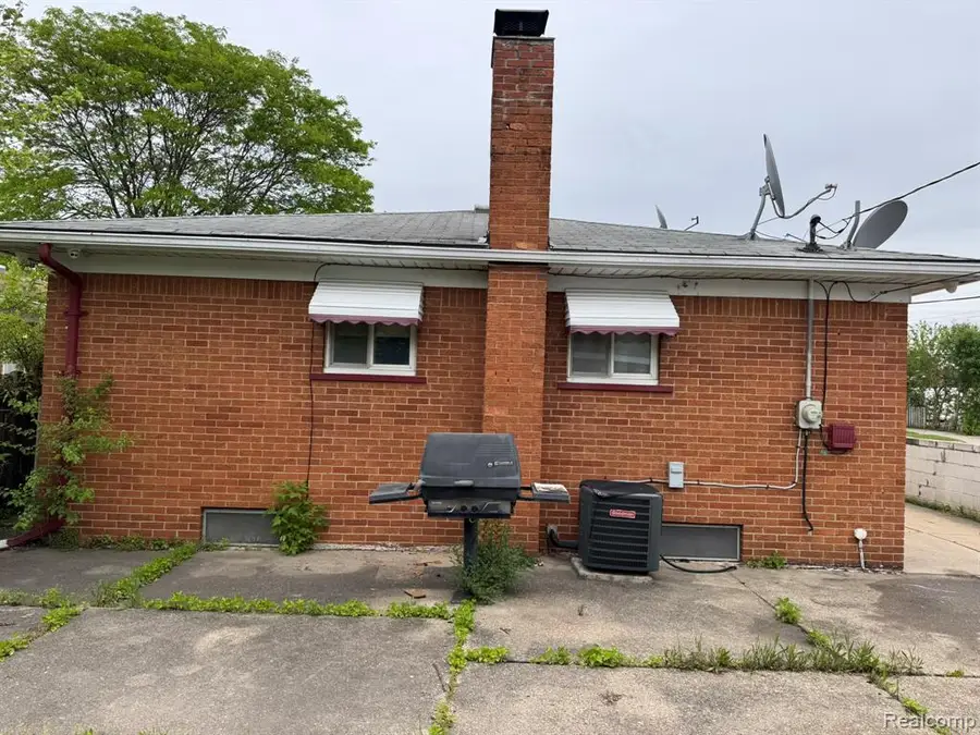 8847 Woodbine, Redford, MI 48239 - #3