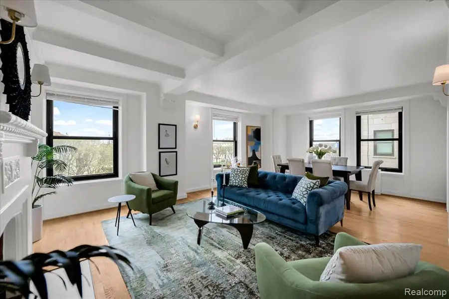 15 E Kirby #504, Detroit, MI 48202 - #2