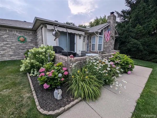 18397 Pleasant Valley #169, Macomb, MI 48044