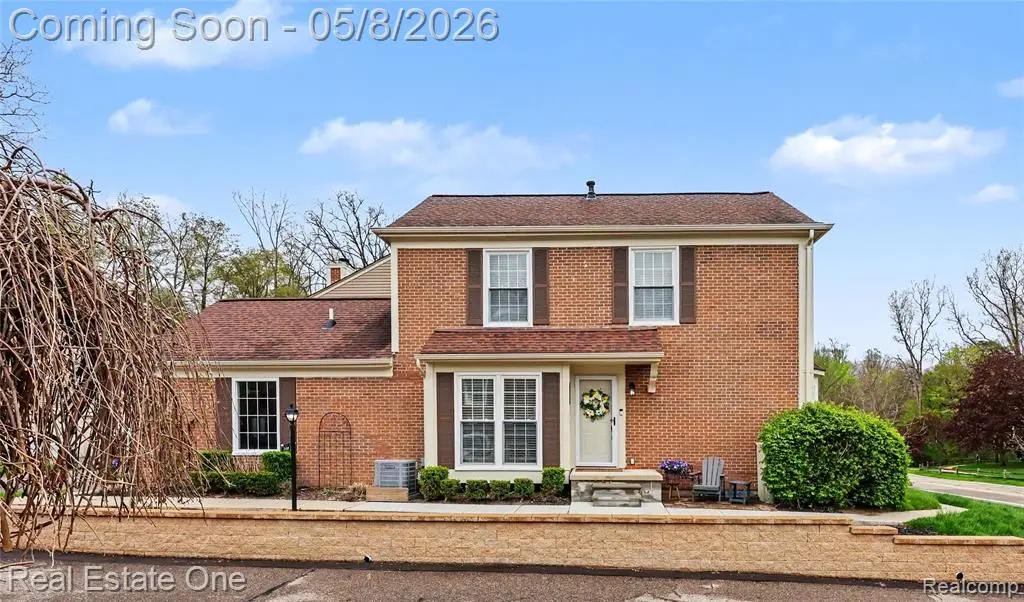 1118 Kings Cove, Rochester Hills, MI 48306 - #1