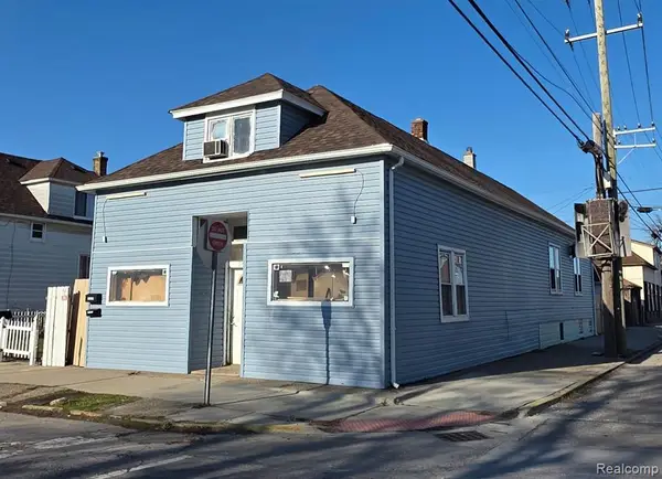 12000 Charest, Hamtramck, MI 48212