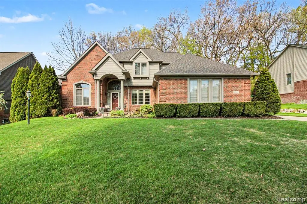 6501 Southampton, Clarkston, MI 48346 - #1