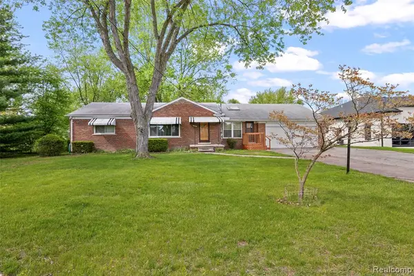26504 Doxtator, Dearborn Heights, MI 48127