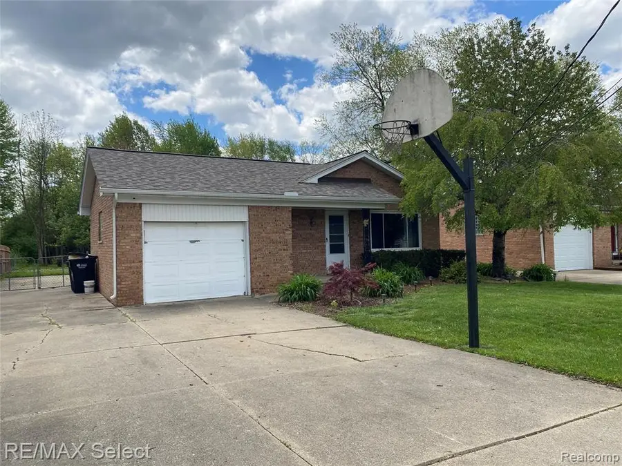 607 W Girard, Madison Heights, MI 48071 - #2