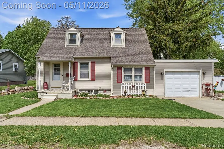310 W Caroline, Fenton, MI 48430 - #3