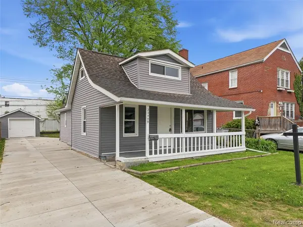 23449 Carlisle, Hazel Park, MI 48030