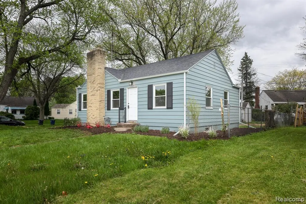 3301 Gratiot, Flint, MI 48503 - #1