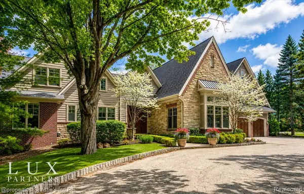 1330 Oxford, Beverly Hills, MI 48304