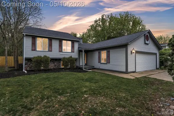 854 Estes, Waterford, MI 48327