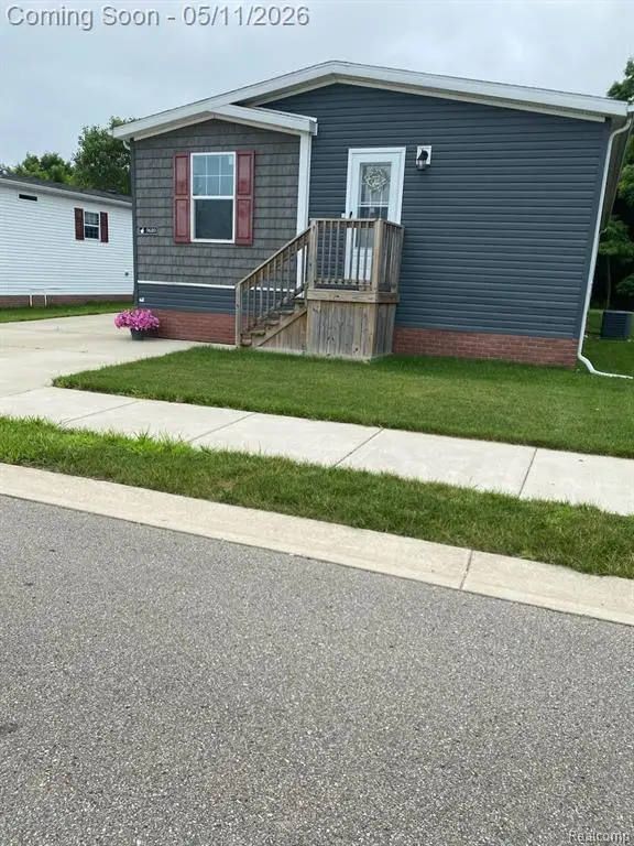 9680 Townsquare, Fenton, MI 48430 - #1