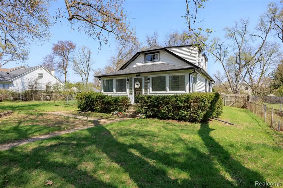 1545 Tanfield, West Bloomfield, MI 48324 - #2