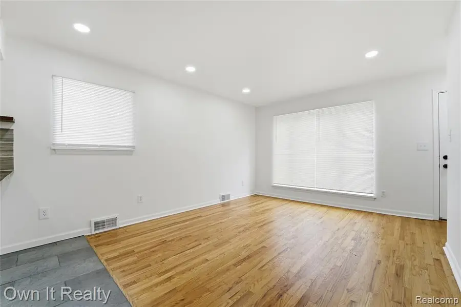 641 E Brockton, Madison Heights, MI 48071 - #3