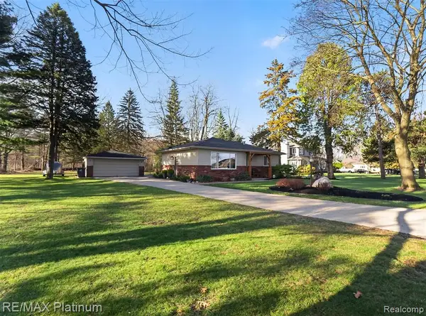 4357 Skusa, Brighton, MI 48116