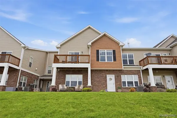 1745 Welland, Howell, MI 48855
