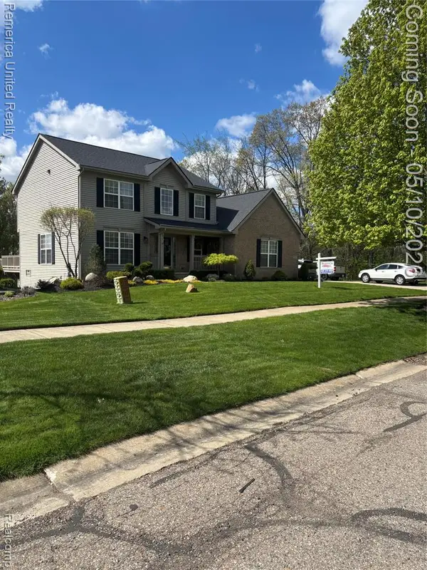 9109 Ambergrove, Howell, MI 48843