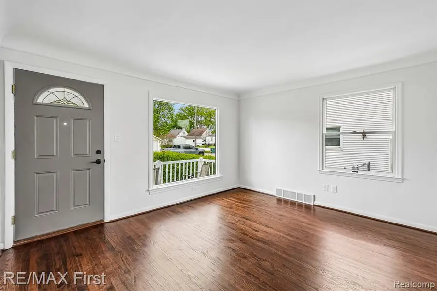 547 Leroy, Clawson, MI 48017 - #2