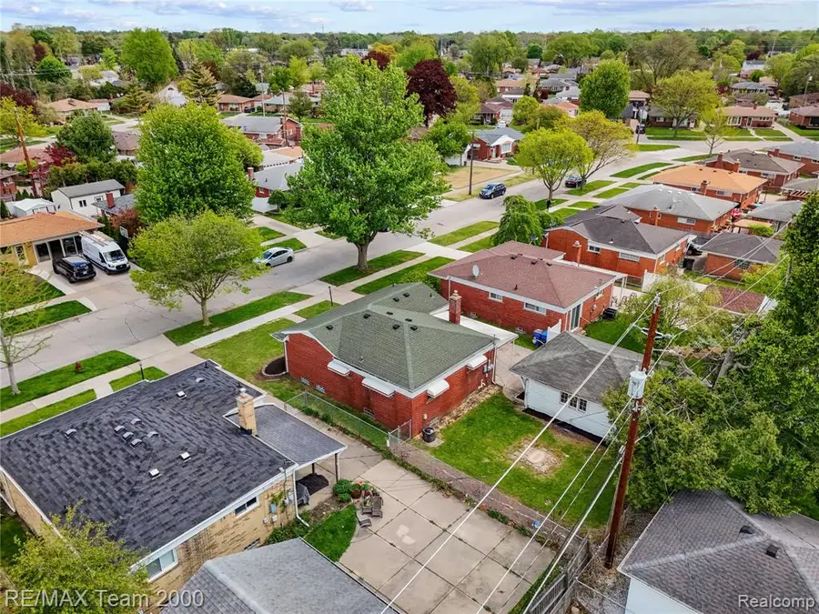 8551 Rockland, Dearborn Heights, MI 48127 - #3