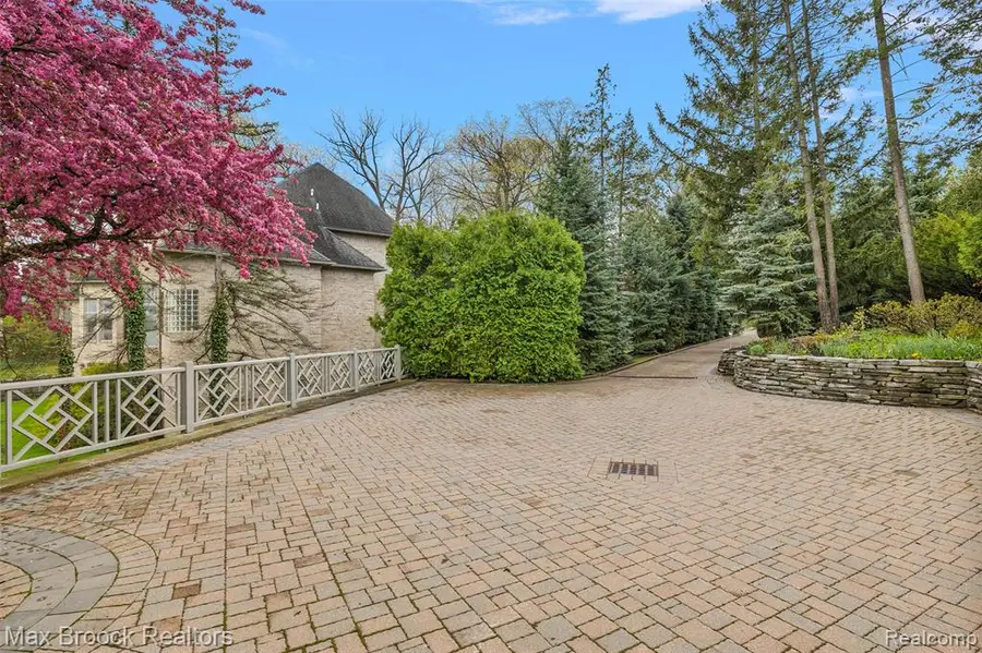 3945 Kirkland, Bloomfield Hills, MI 48302 - #2