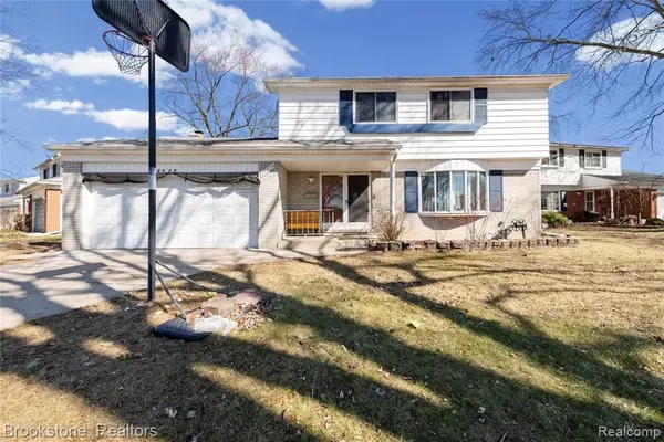 29434 Walker, Warren, MI 48092